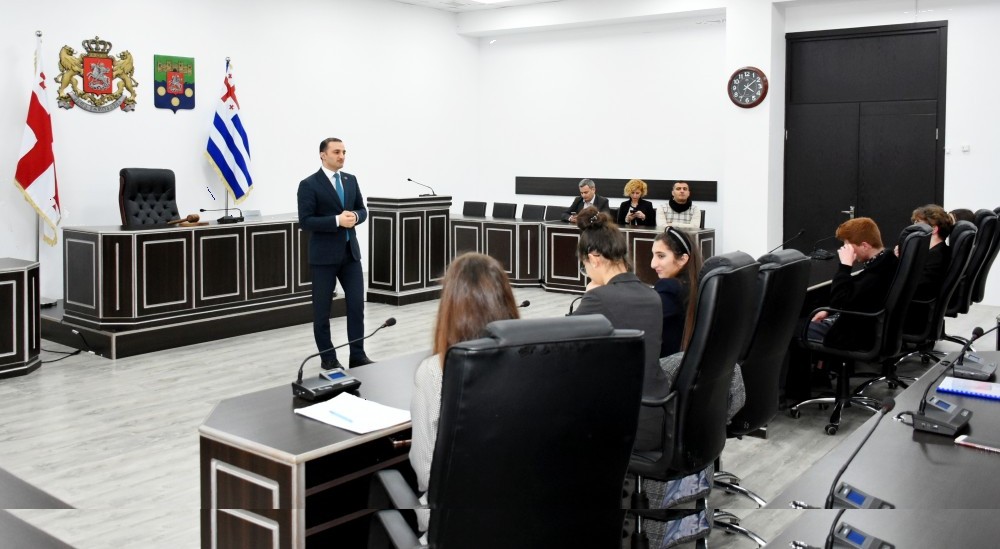 უმაღლეს საბჭოში &nbsp;“გაეროს ახალგაზრდული ასამბლეის“ მონაწილეებს უმასპინძლეს