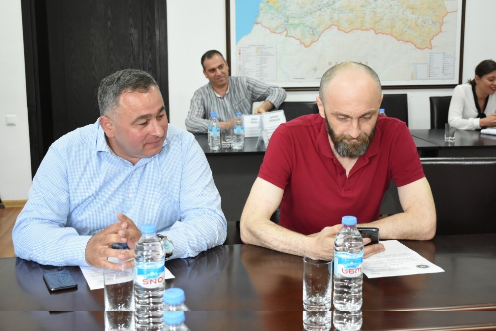 კომიტეტის დებულება ბიუროს წარედგინება