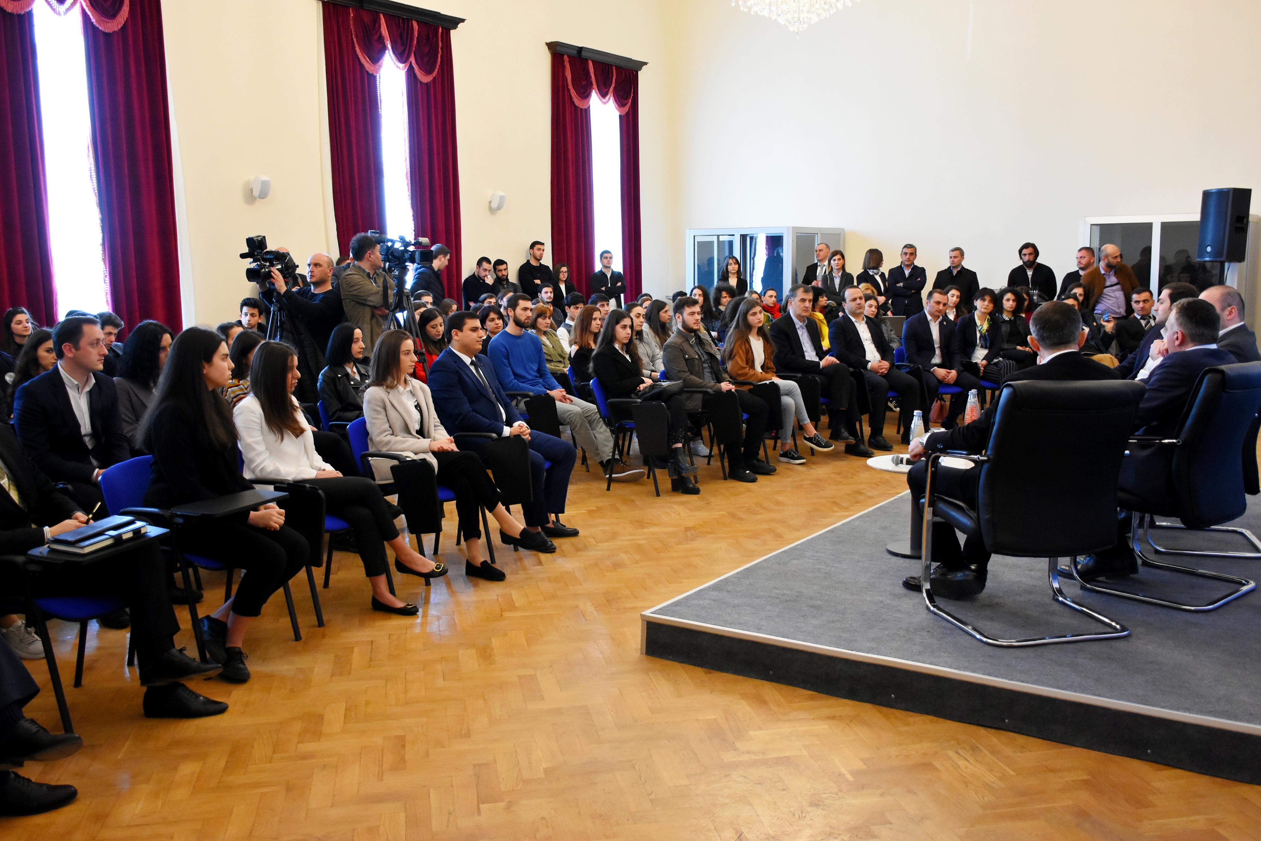 შეხვედრა ბათუმის სახელმწიფო უნივერსიტეტში