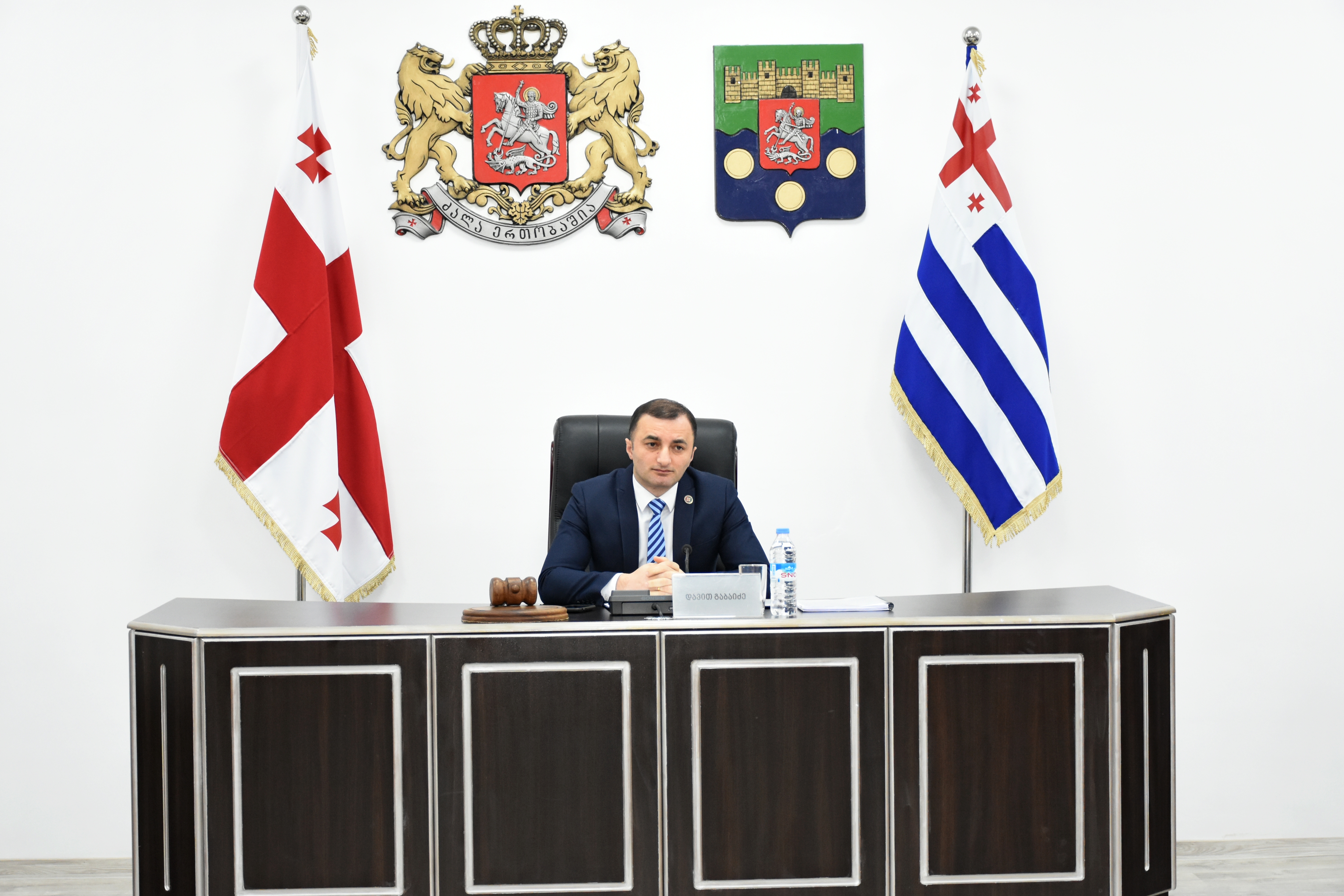 ზაზა ოქუაშვილს სადეპუტატო უფლებამოსილება ვადამდე შეუწყდა