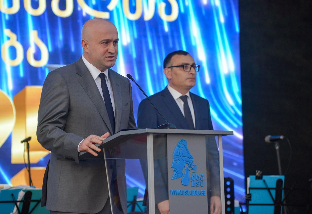 ბათუმის სახელმწიფო უნივერსიტეტში კურსდამთავრებულთა გაცილების 88-ე საზეიმო ცერემონია გაიმართა