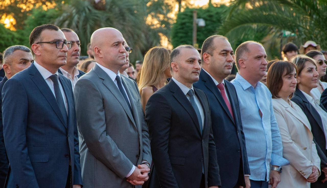 ბათუმის სახელმწიფო უნივერსიტეტში კურსდამთავრებულთა გაცილების 88-ე საზეიმო ცერემონია გაიმართა