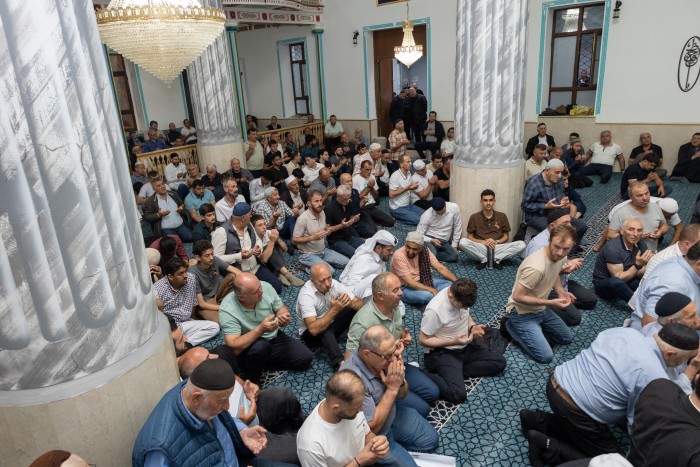 დავით გაბაიძემ მუსლიმ მრევლს უდიდესი საღვთო დღესასწაული - ყურბან-ბაირამი მიულოცა