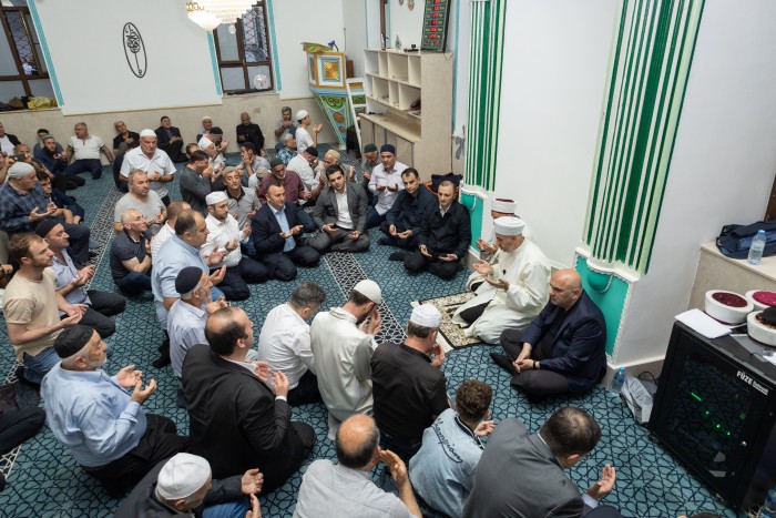 დავით გაბაიძემ მუსლიმ მრევლს უდიდესი საღვთო დღესასწაული - ყურბან-ბაირამი მიულოცა