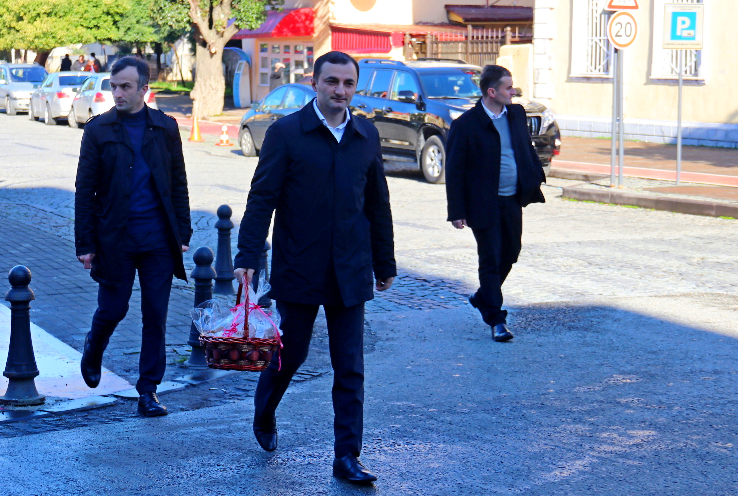 მართლმადიდებელი სამყარო შობის ბრწყინვალე დღესასწაულს ზეიმობს