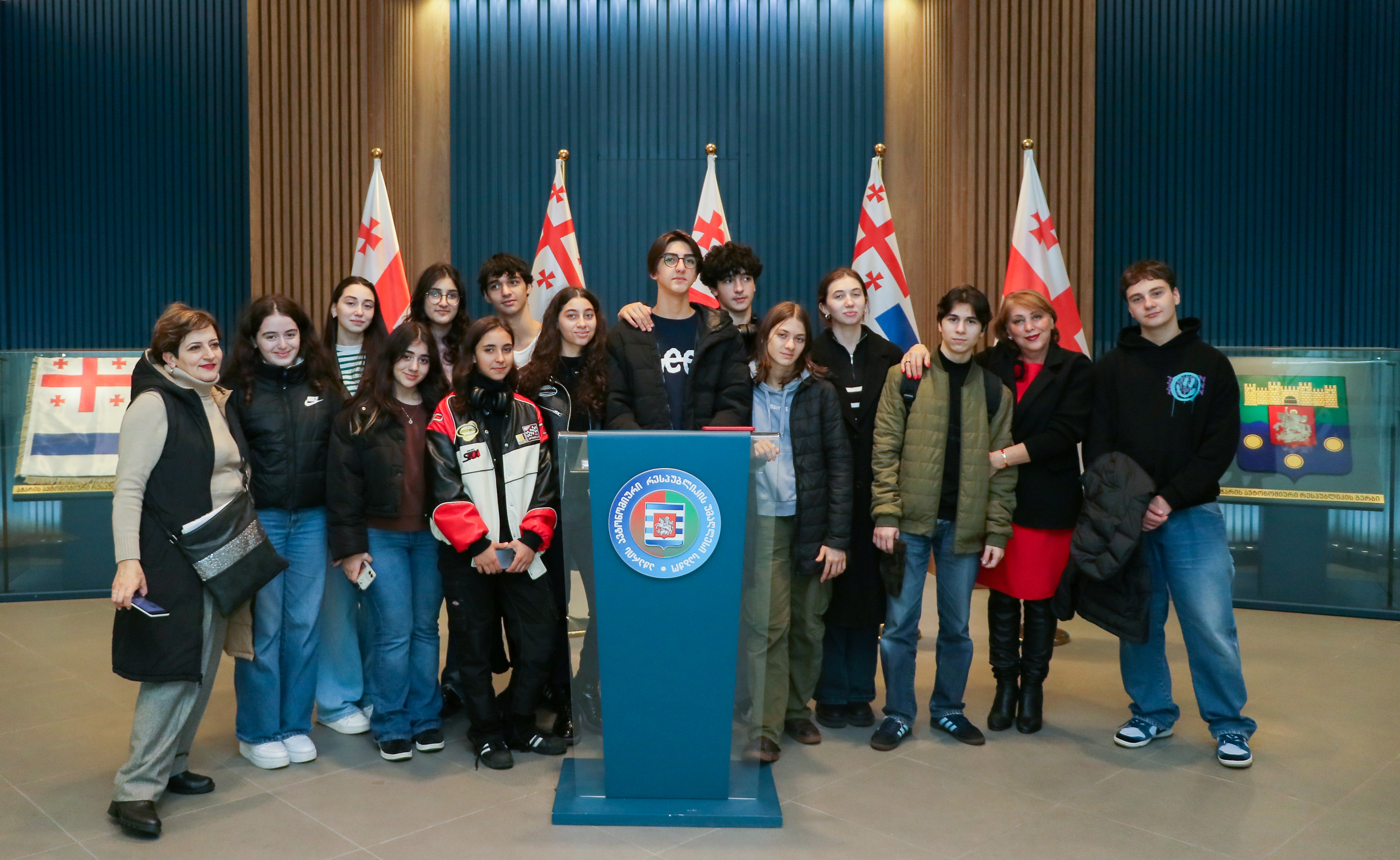 სკოლა-ლიცეუმ მასტერკლასის მე-9 კლასელთა ექსკურსია უმაღლეს საბჭოში