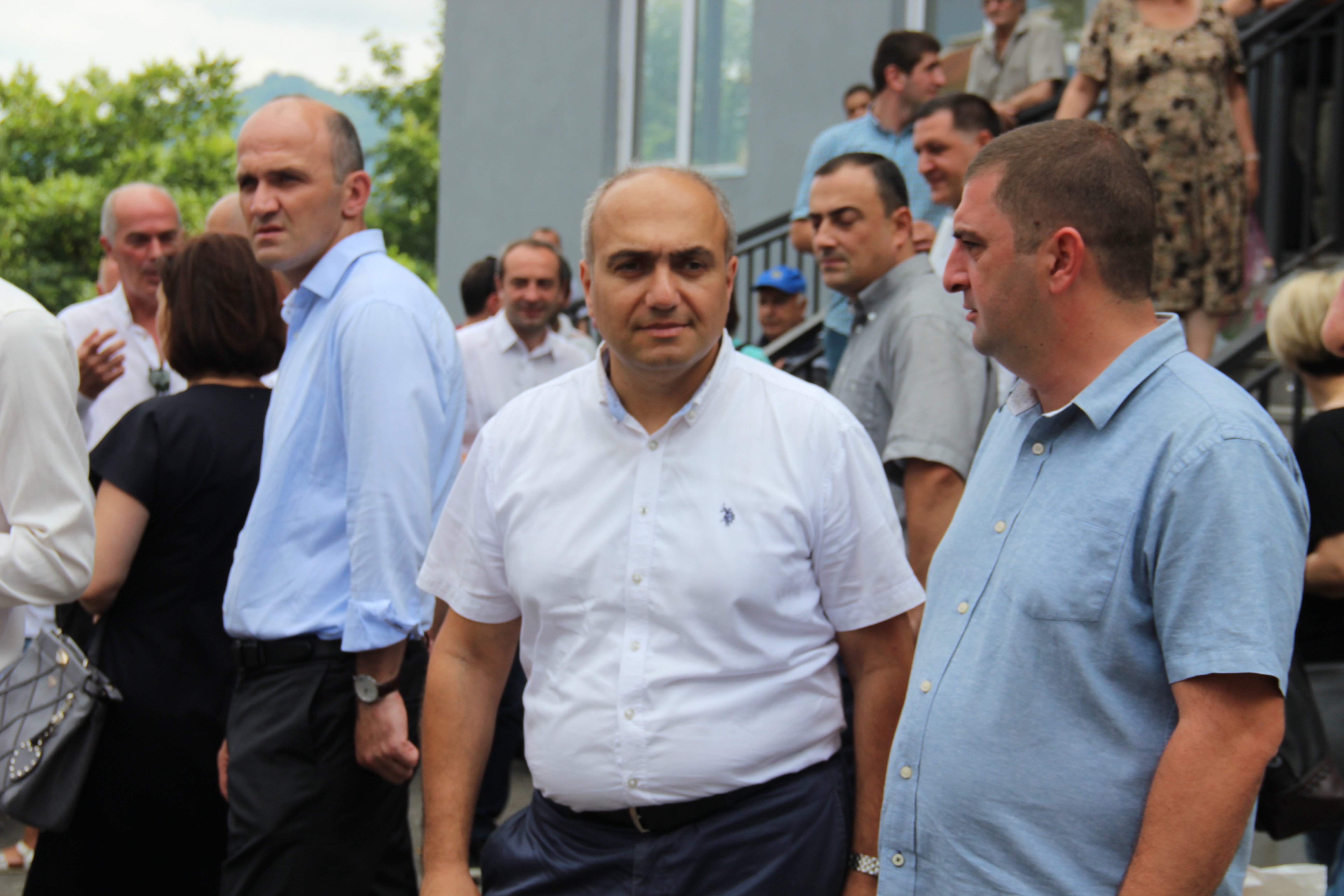                            ეკომიგრანტებს ახალმოსახლეობა მიულოცეს