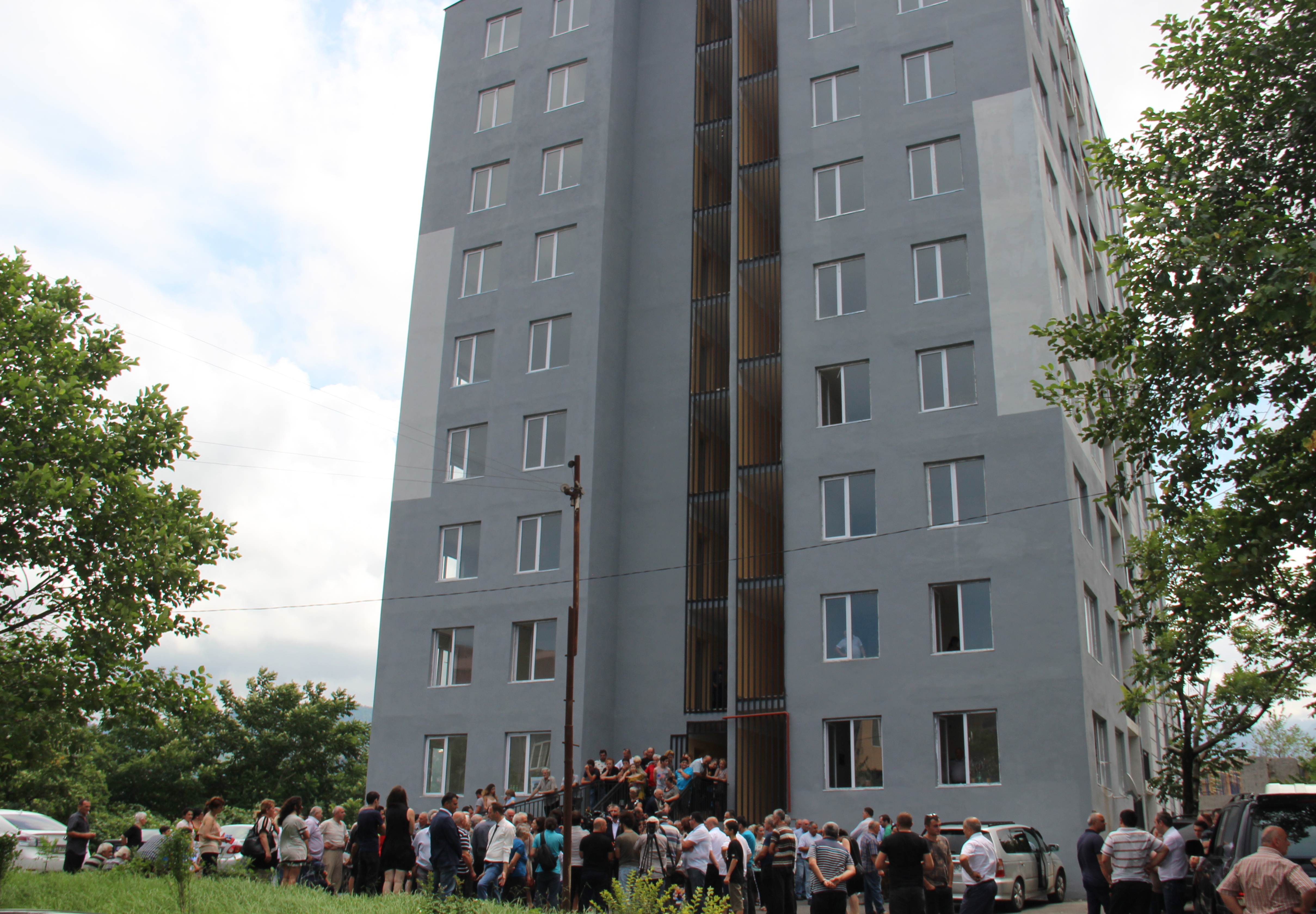                            ეკომიგრანტებს ახალმოსახლეობა მიულოცეს