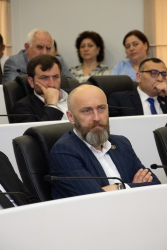 უმაღლეს საბჭოში აჭარის მთავრობის თავმჯდომარეს მოუსმინეს