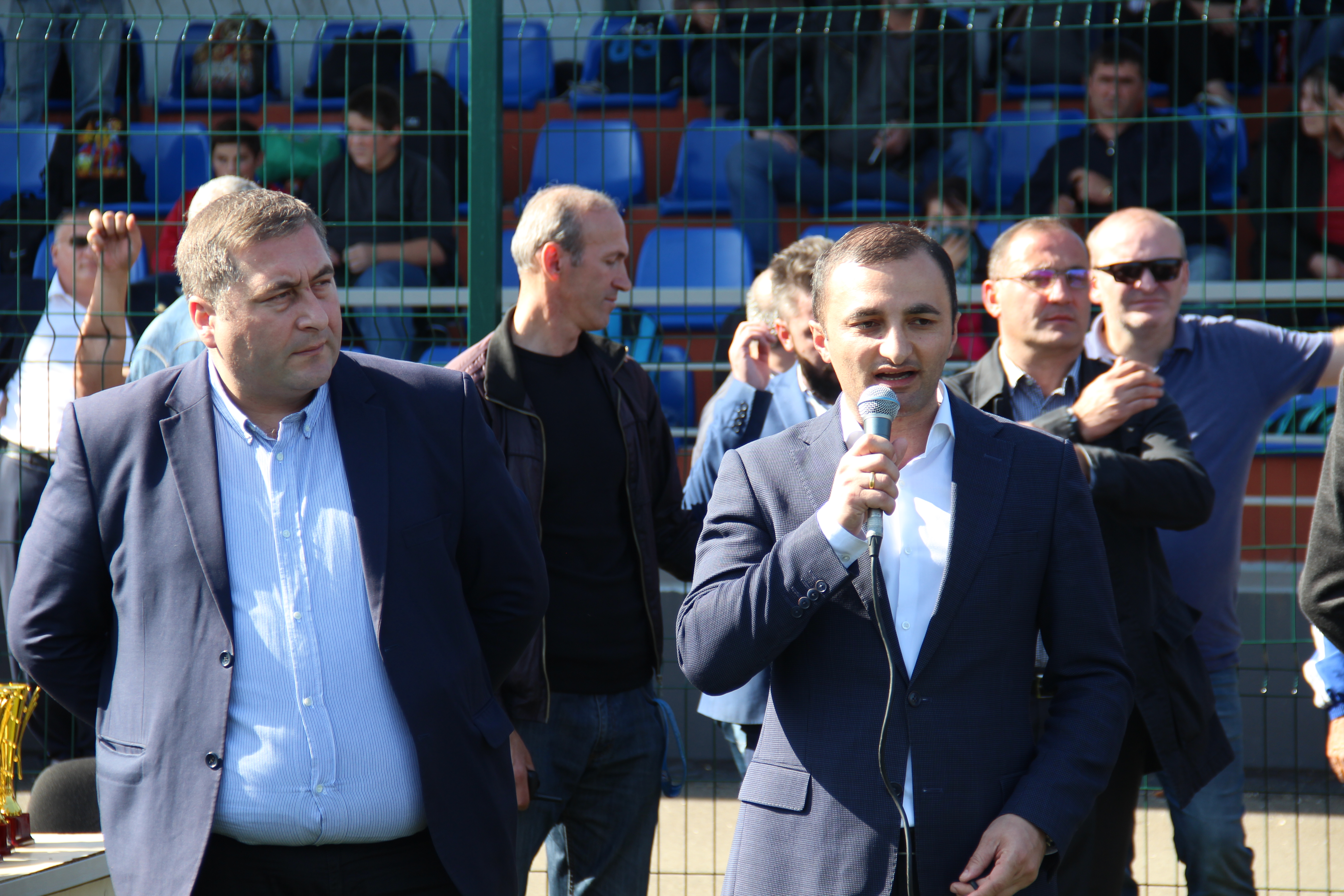 სპორტსმენების ფორმებით ეკიპირება