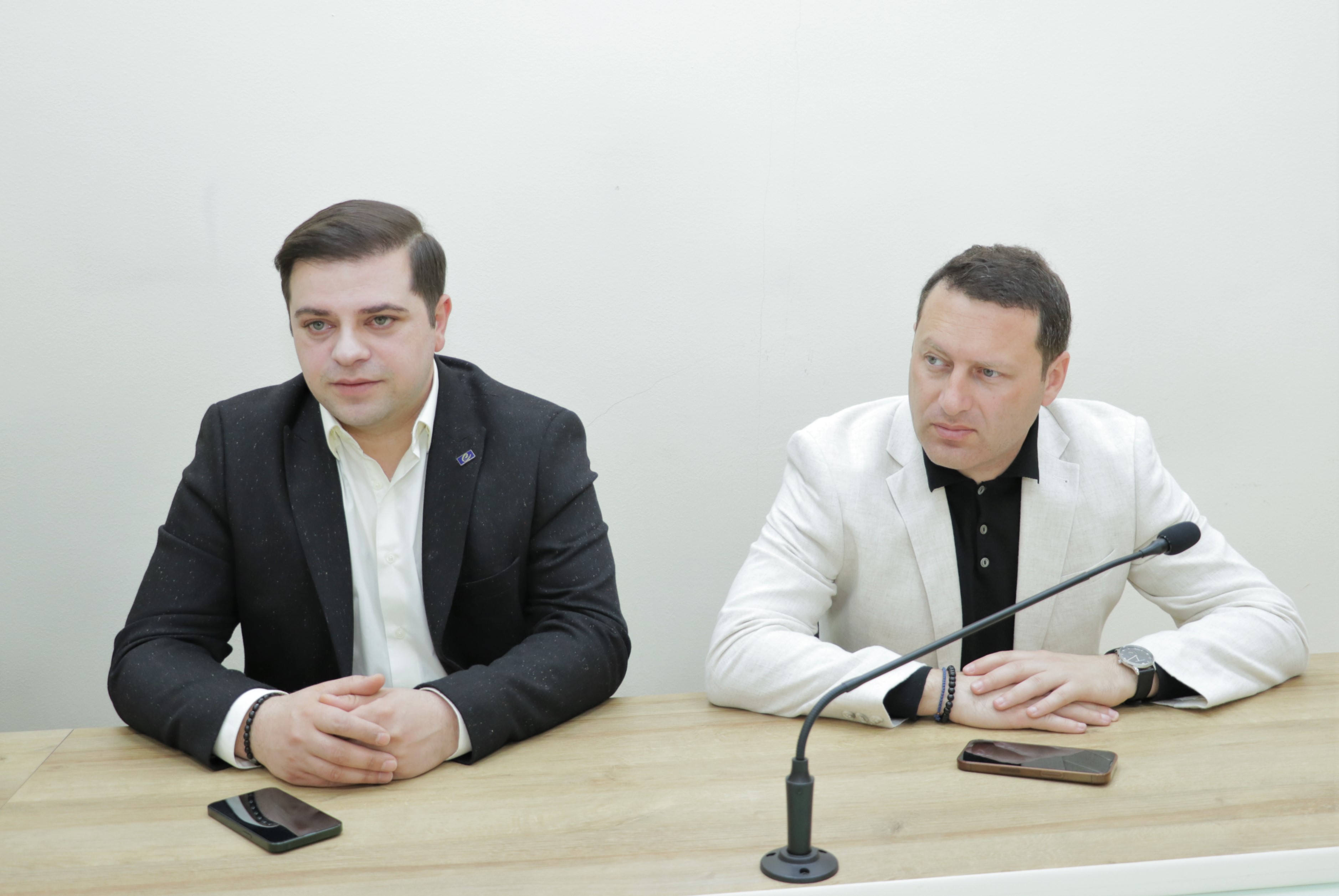 ბიუროს სხდომა