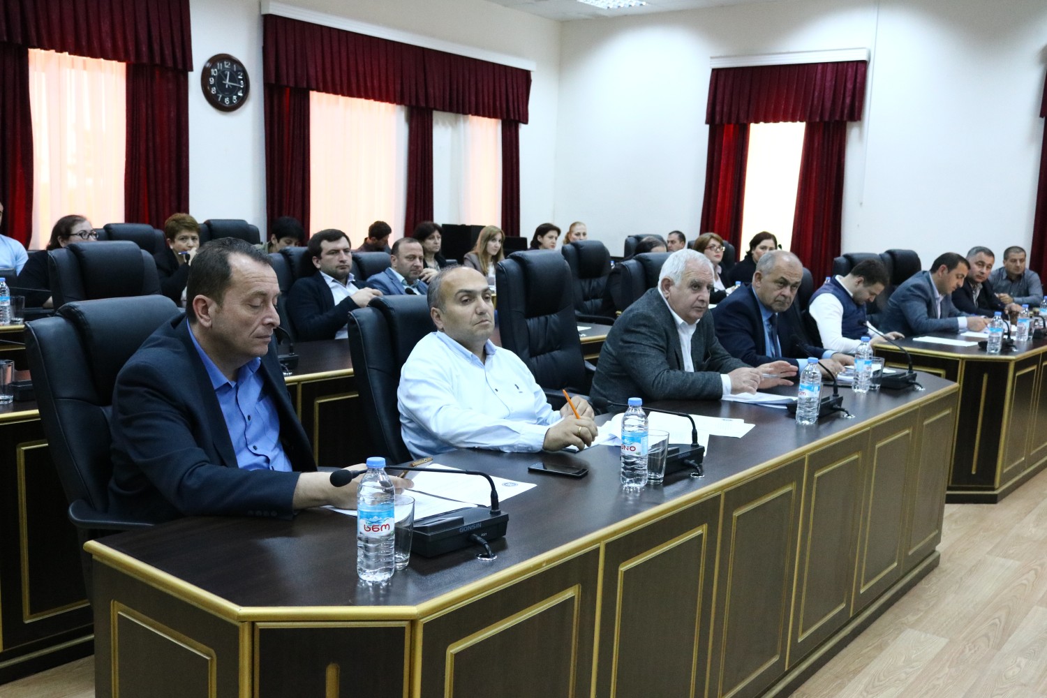    გაერთიანებულ სხდომაზე მინისტრს მოუსმინეს