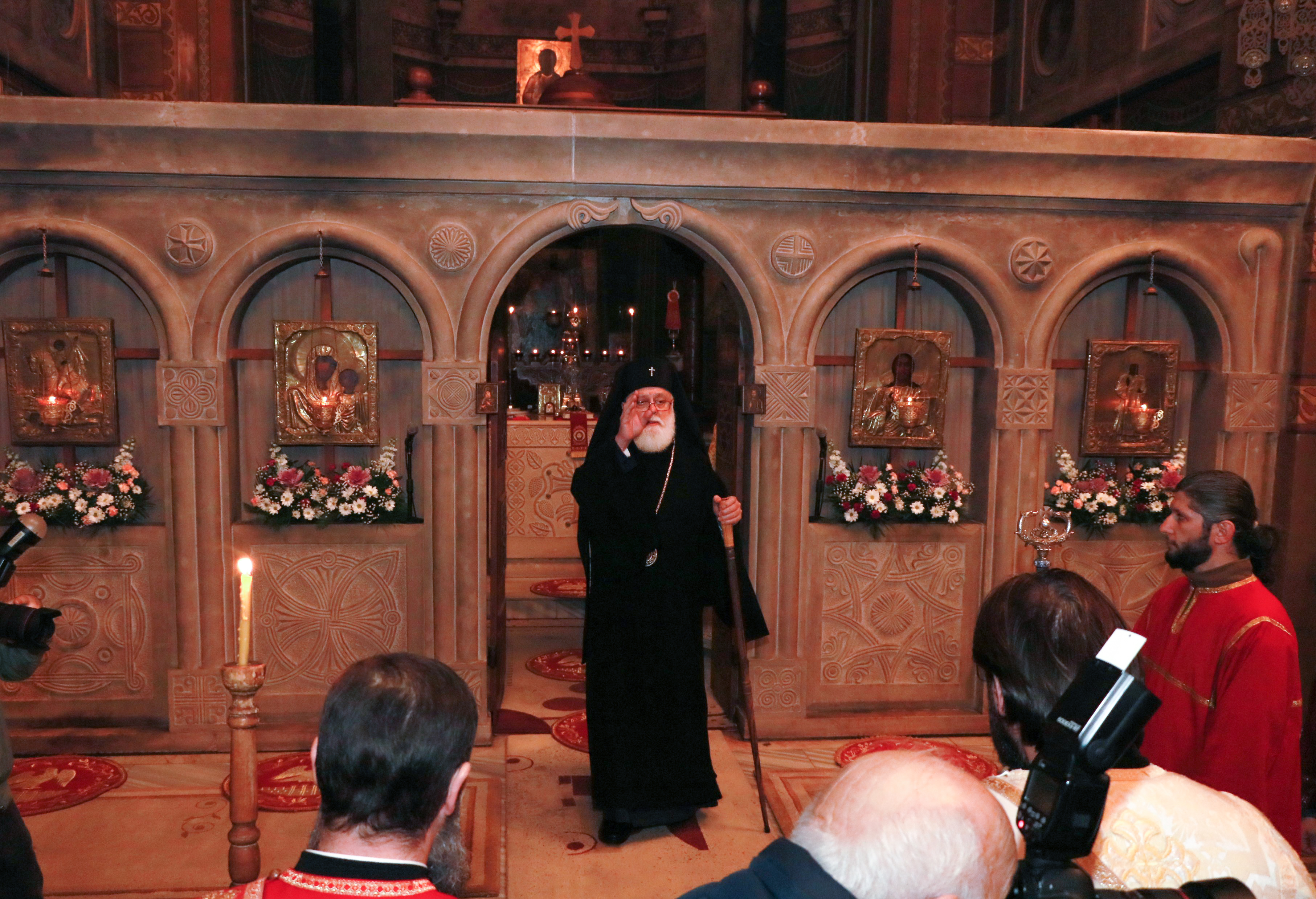 აჭარის უმაღლესი საბჭოს თავმჯდომარე საშობაო ლიტურგიას დაესწრო