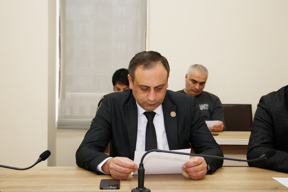 საკონსტიტუციო, იურიდიულ და საპროცედურო საკითხთა კომიტეტის სხდომა