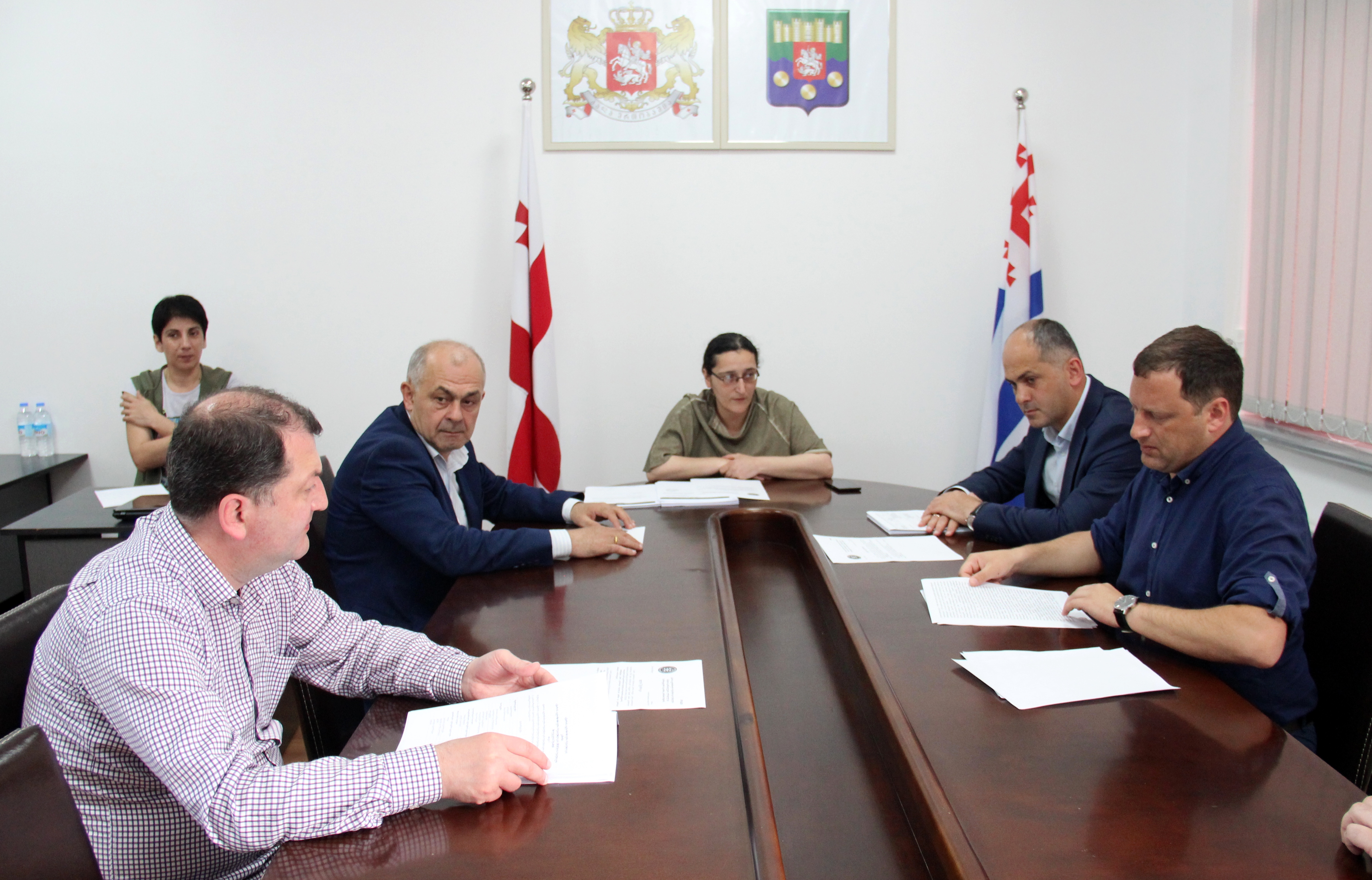 კომისიამ მინისტრის ანგარიში ცნობად მიიღო