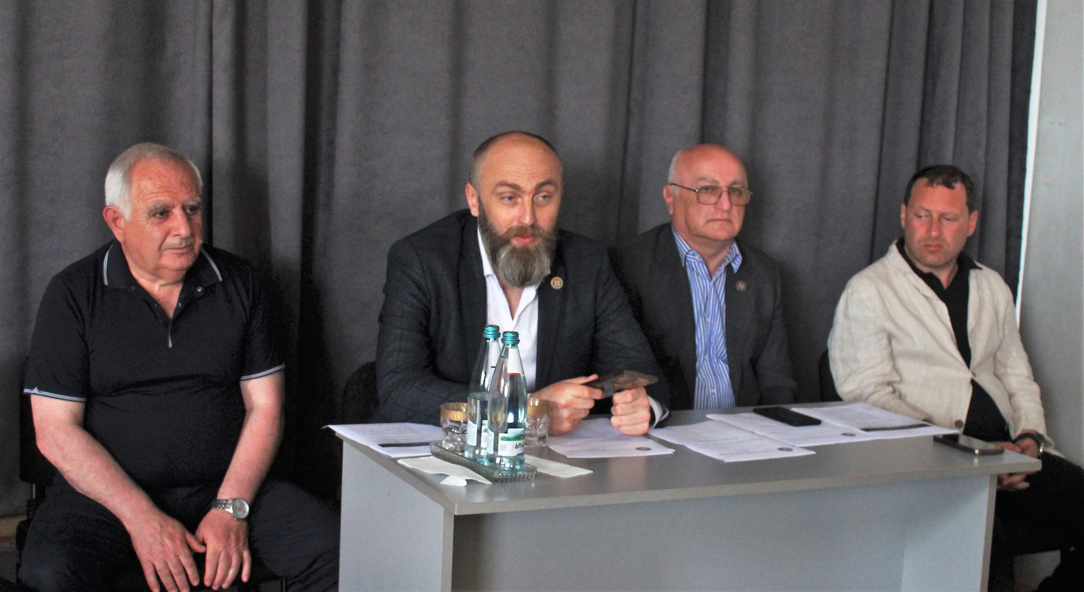 განათლების, მეცნიერების, კულტურისა და სპორტის საკითხთა  კომიტეტის გასვლითი სხდომა ქობულეთში