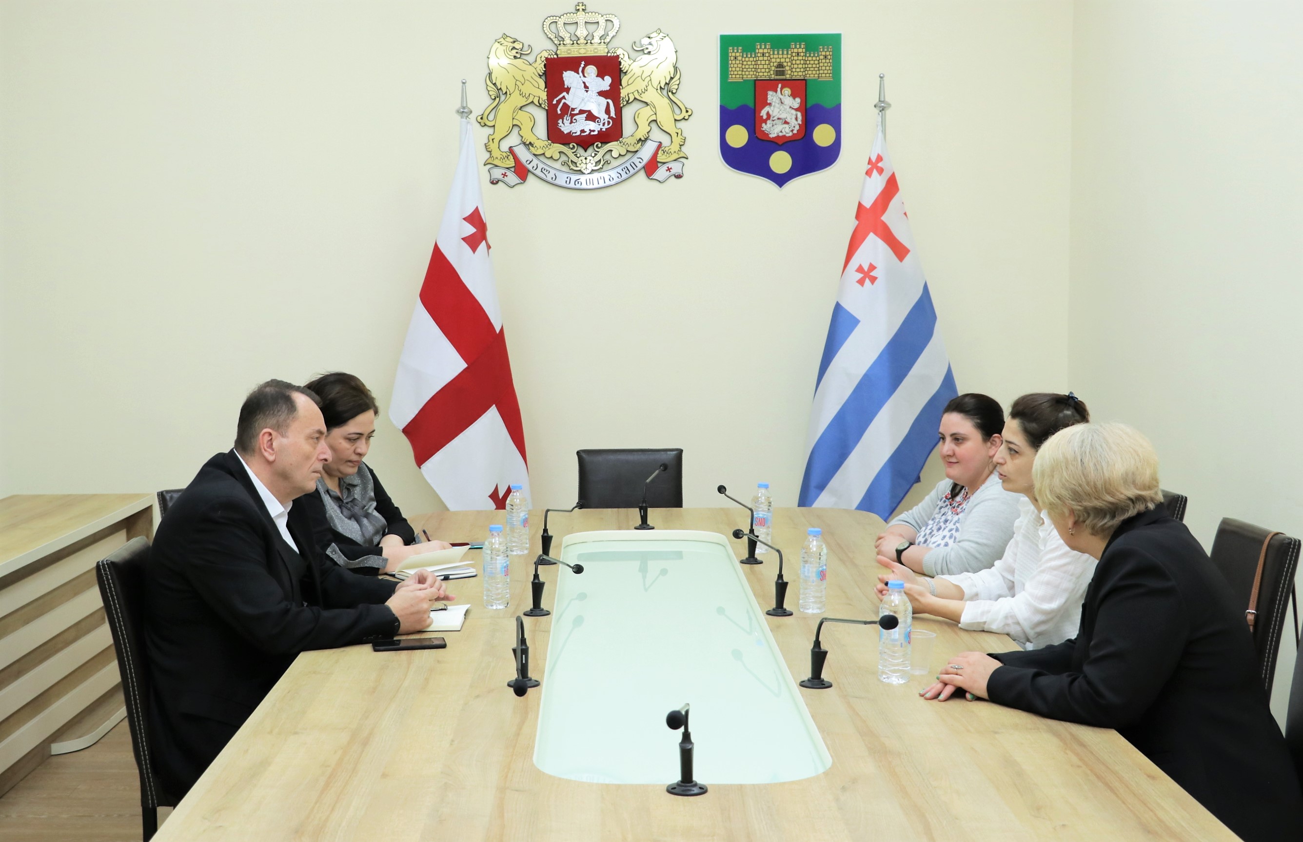 სამუშაო შეხვედრა აუტისტური სპექტრის მქონე ბავშვთა საჭიროებების შესახებ