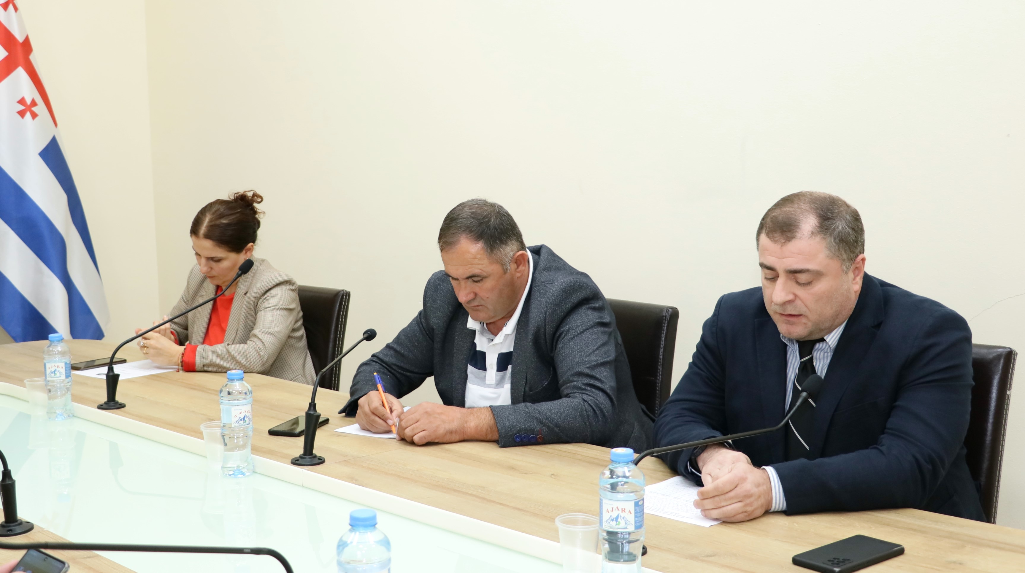 აგრარულ და გარემოს დაცვის საკითხთა კომიტეტის სხდომა