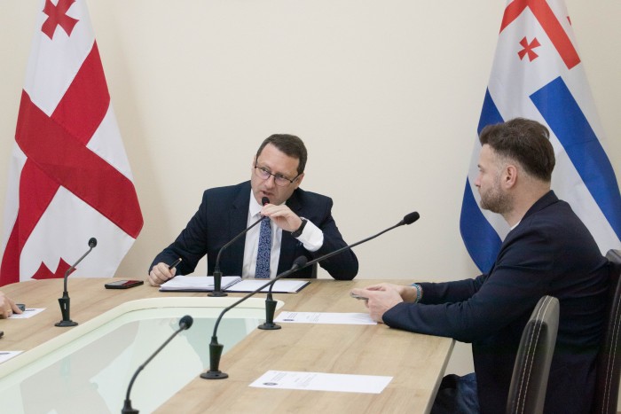 საკონსტიტუციო, იურიდიულ და საპროცედურო საკითხთა კომიტეტის სხდომა