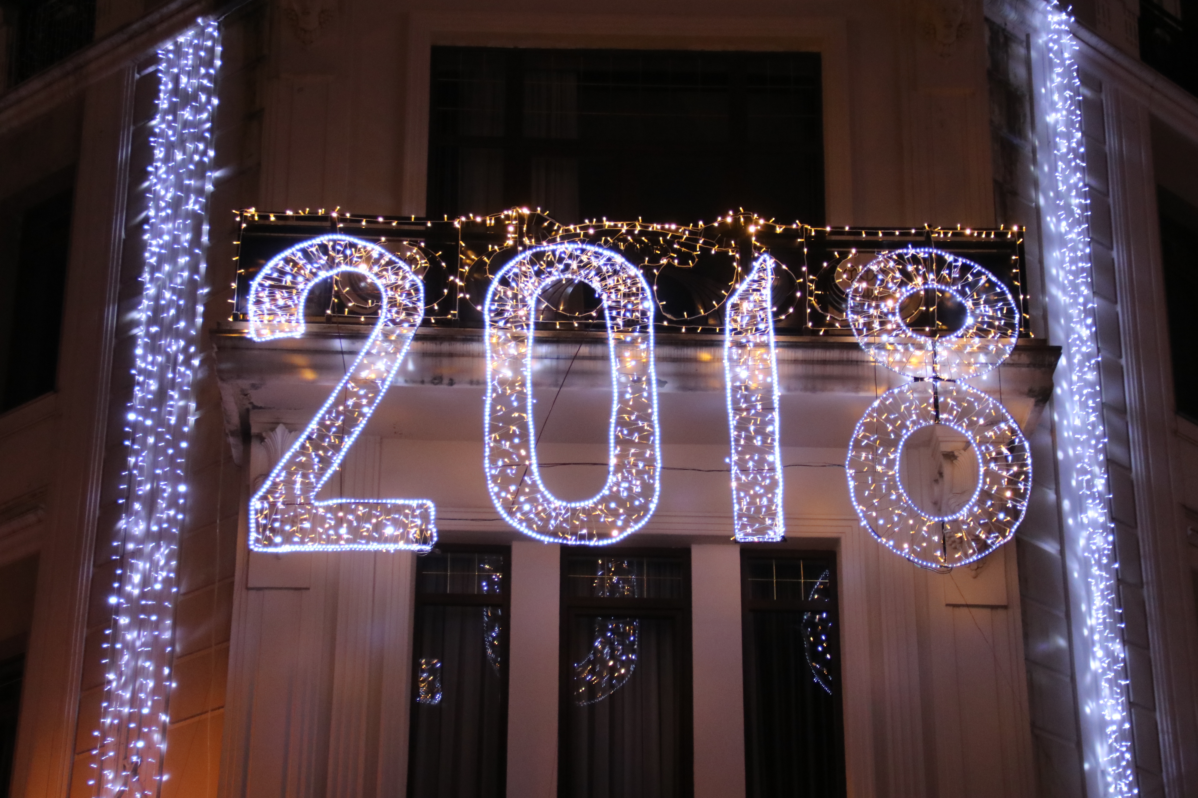 ახალი წელი მთავარ ნაძვის ხესთან