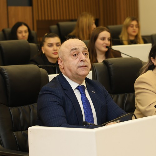 უმაღლეს საბჭოში ბათუმის შოთა რუსთაველის სახელმწიფო და გრიგოლ რობაქიძის უნივერსიტეტების ტურიზმის ფაკულტეტების სტუდენტებს უმასპინძლეს