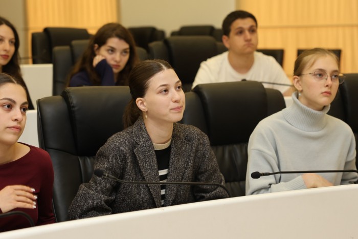 უმაღლეს საბჭოში ბათუმის შოთა რუსთაველის სახელმწიფო და გრიგოლ რობაქიძის უნივერსიტეტების ტურიზმის ფაკულტეტების სტუდენტებს უმასპინძლეს