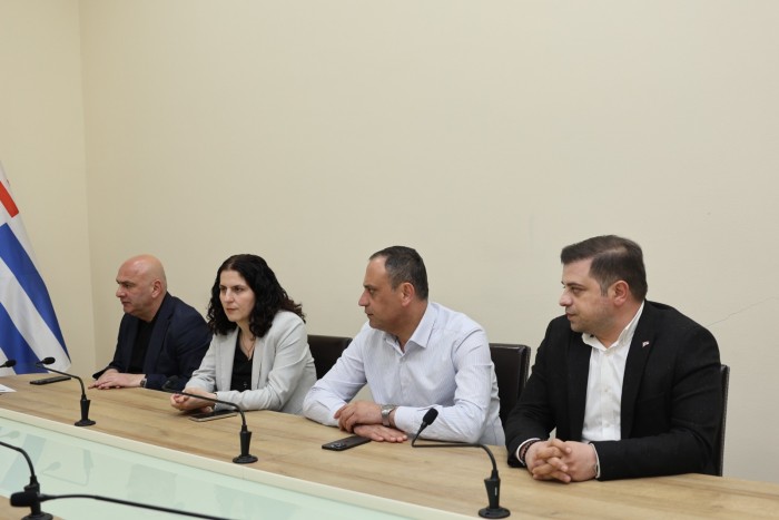 ბიუროს სხდომა 