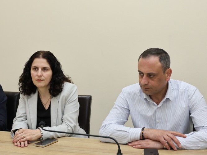 ბიუროს სხდომა 