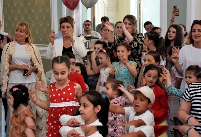 აჭარის უმაღლესი საბჭოს წევრები ბავშვთა დაცვის საერთაშორისო დღისადმი მიძღვნილ საზეიმო ღონისძიებას დაესწრნენ