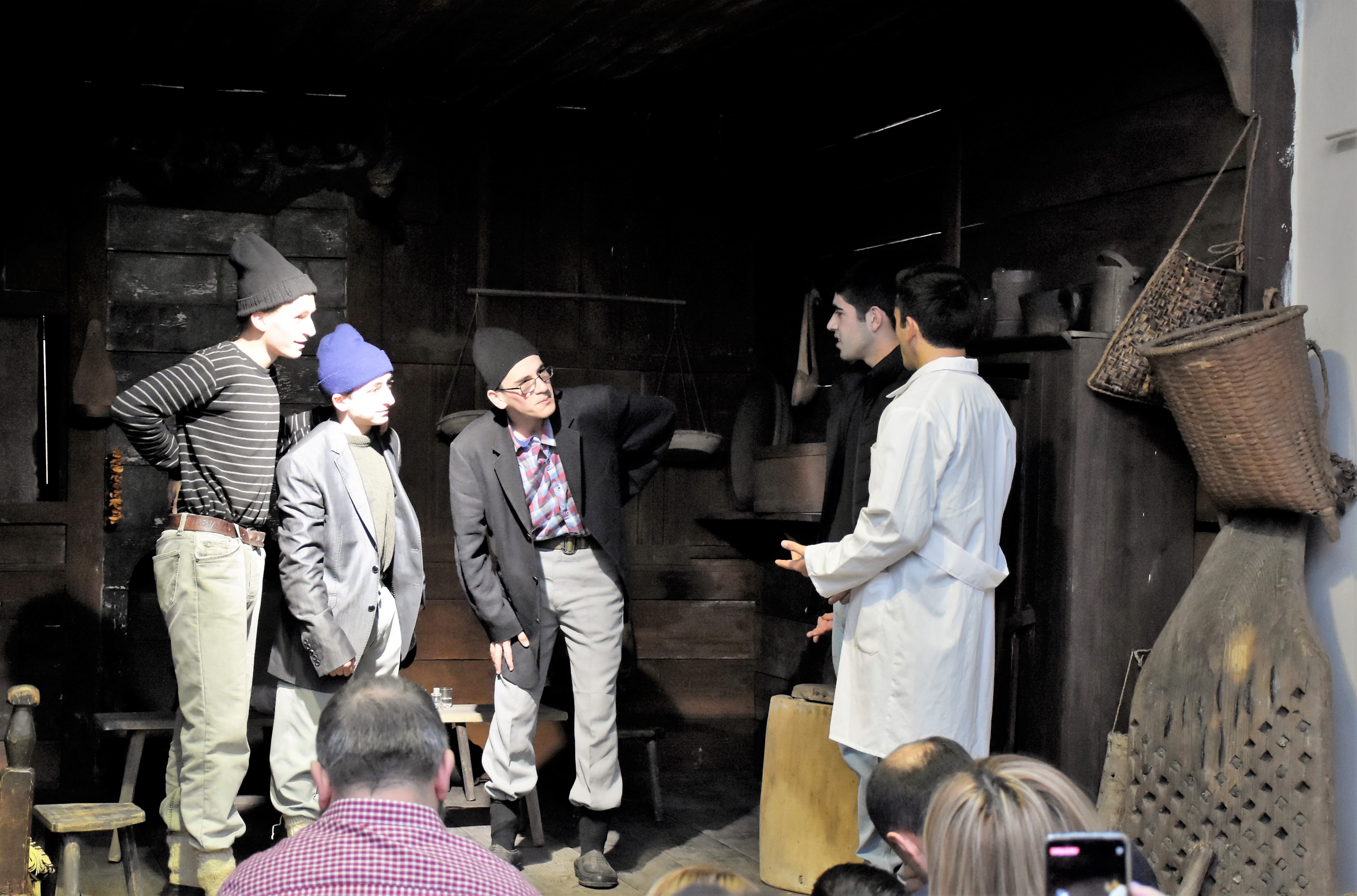 „პირველი ავტოგრაფი“  - საყმაწვილო, სასკოლო თეატრალური დასების ფესტივალი 