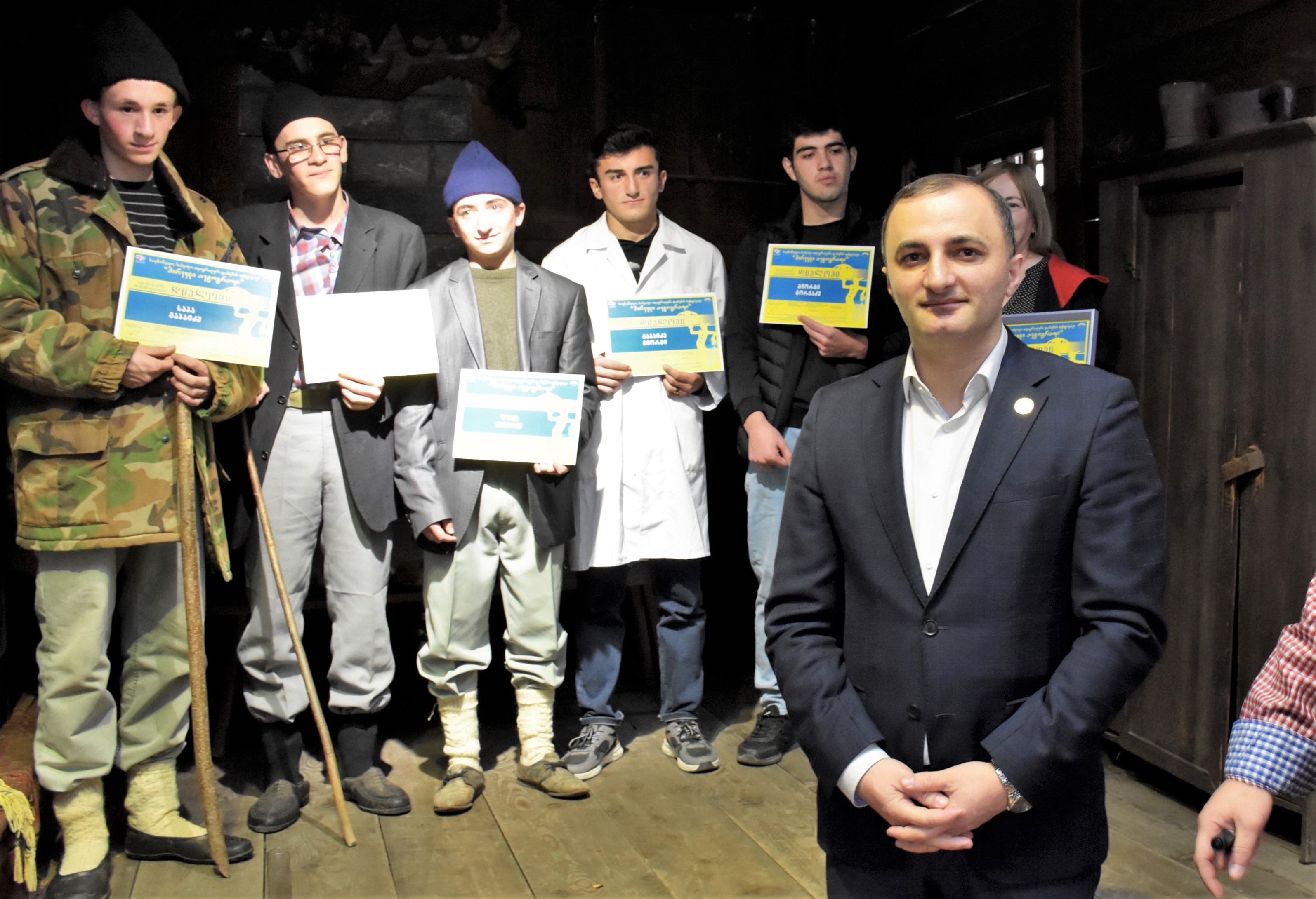 „პირველი ავტოგრაფი“  - საყმაწვილო, სასკოლო თეატრალური დასების ფესტივალი 