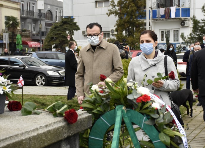 სამშობლოს თავისუფლებისთვის ბრძოლაში დაღუპულები გაიხსენეს ბათუმში