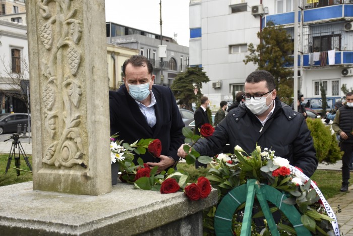 სამშობლოს თავისუფლებისთვის ბრძოლაში დაღუპულები გაიხსენეს ბათუმში