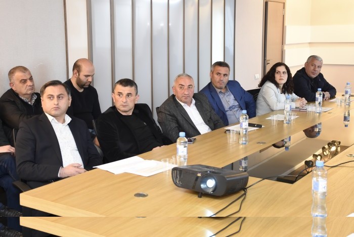 ფრიდონ ფუტკარაძე და მარინე გვიანიძე აჭარის სოფლის მეურნეობის სამინისტროს სამოქმედო გეგმის საჯარო განხილვაში მონაწილეობდნენ