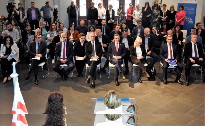 აჭარის უმაღლეს საბჭოში სტრატეგიული განვითარების დოკუმენტების პრეზენტაცია გაიმართა