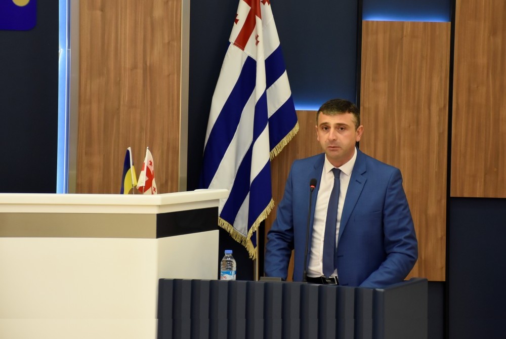 უმაღლესი საბჭოს რიგგარეშე პლენარულ სხდომაზე აჭარის 2021 წლის რესპუბლიკური ბიუჯეტის შესრულებისა და ფინანსთა და ეკონომიკის სამინისტროს საქმიანობის ანგარიშები მოისმინეს