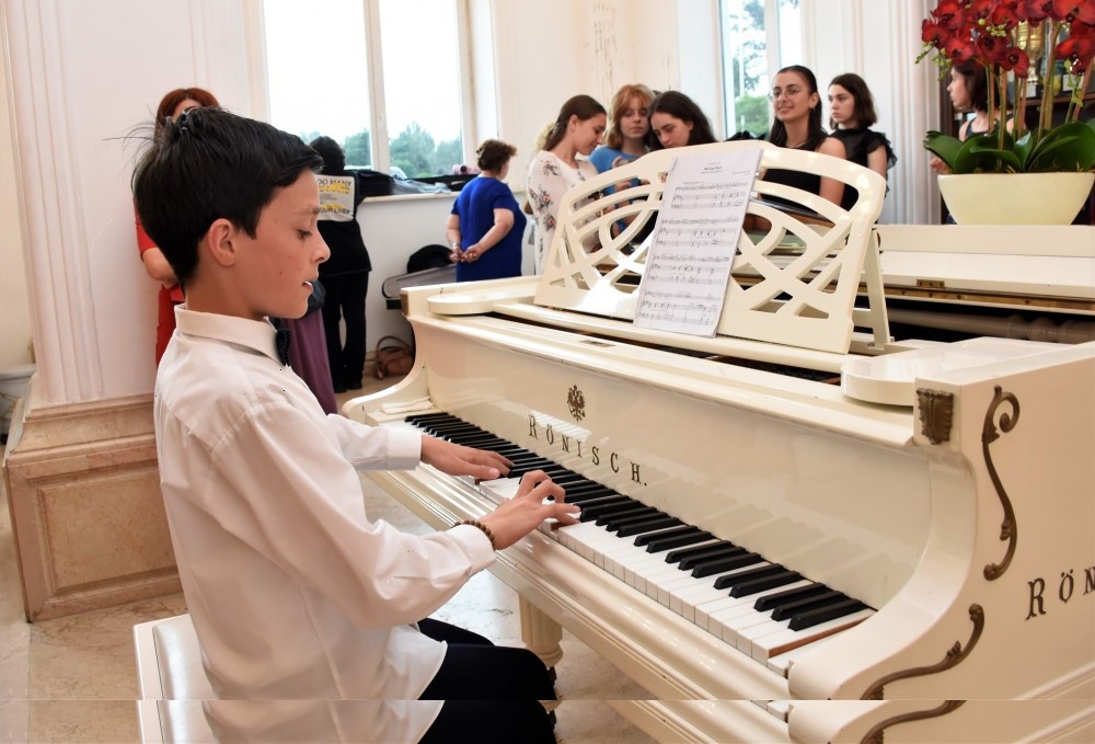 დავით გაბაიძე აშშ-საქართველოს ურთიერთობისა და სტრატეგიული პარტნიორობის 30 წლისადმი მიძღვნილ მიღებას დაესწრო