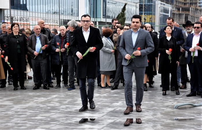 საქართველოს დამოუკიდებლობის აღდგენის დღეს, ქვეყნის თავისუფლებისათვის დაღუპულები გაიხსენეს ბათუმში
