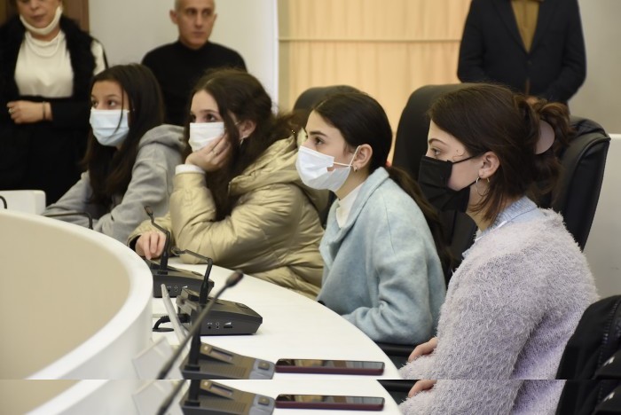 დავით გაბაიძემ chaerte.sca.ge-ს საშუალებით &nbsp;ჩანიშნული პირველი ექსკურსია-შეხვედრის მონაწილეებს უმასპინძლა