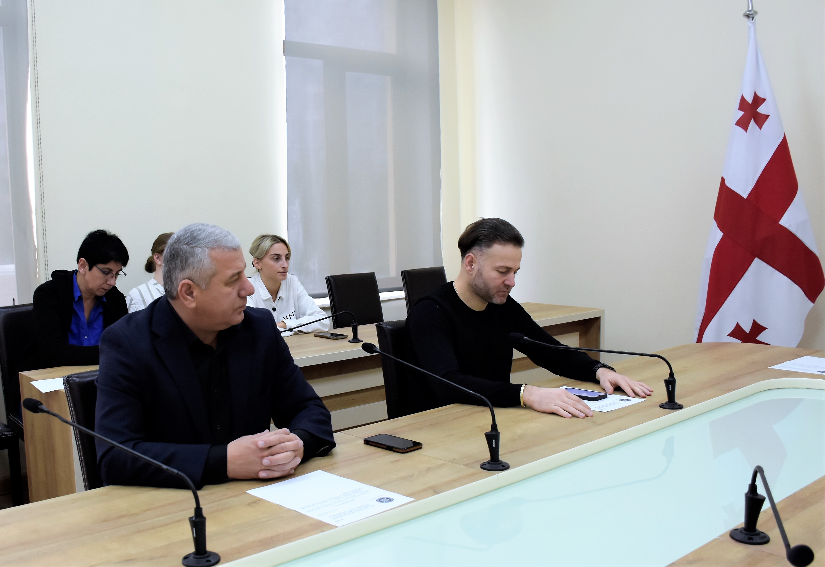 &nbsp;საკონსტიტუციო, იურიდიულ და საპროცედურო საკითხთა კომიტეტის სხდომა