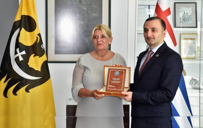 დავით გაბაიძემ ბეატა მოსკალ-სლანიევსკა და ვოიჩეხ ვრუბელსკი საქართველოს მოქალაქეებისადმი გამოჩენილი განსაკუთრებული ყურადღებისა და თანადგომისათვის უმაღლესი საბჭოს მადლობის სიგელებით დააჯილდოვა