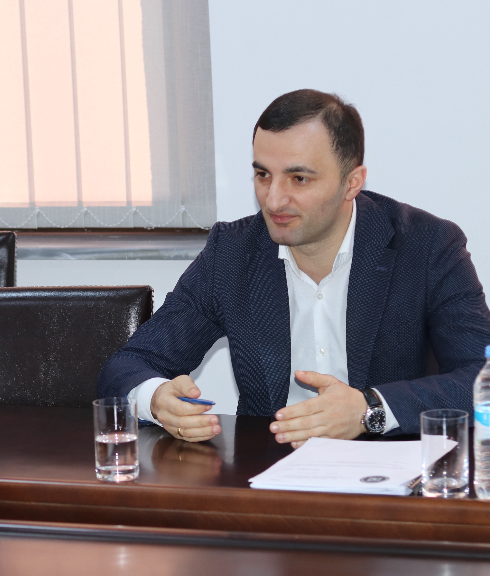    მსჯელობა წამყვანი კომისიის სხდომაზე გაგრძელდება