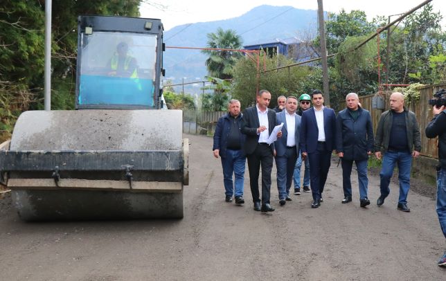 ფრიდონ ფუტკარაძე გოროდოკი-ახალშენი-ზედა წინსვლის გზის სარეაბილიტაციო სამუშაოებს გაეცნო