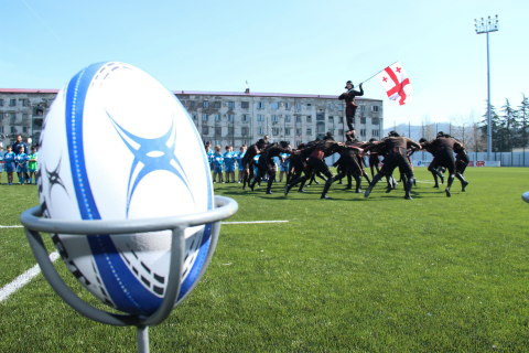 ფონდ „ქართუს“ საჩუქარი ბათუმელებს