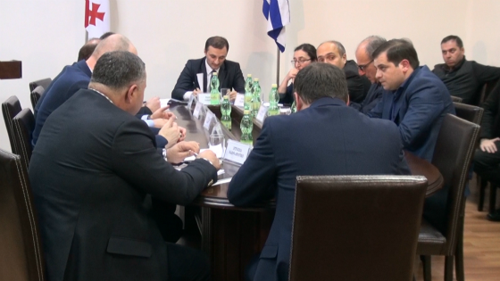 მთავრობის შემადგენლობას ორშაბათის რიგგარეშე სხდომაზე უყრიან კენჭს